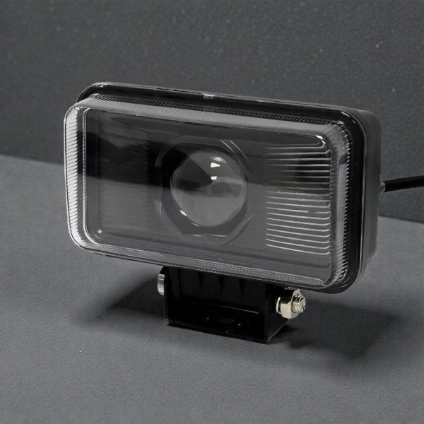 Додаткова світлодіодна фара GS 3000 Люмен — потужне освітлення для легкових авто та мототехніки
