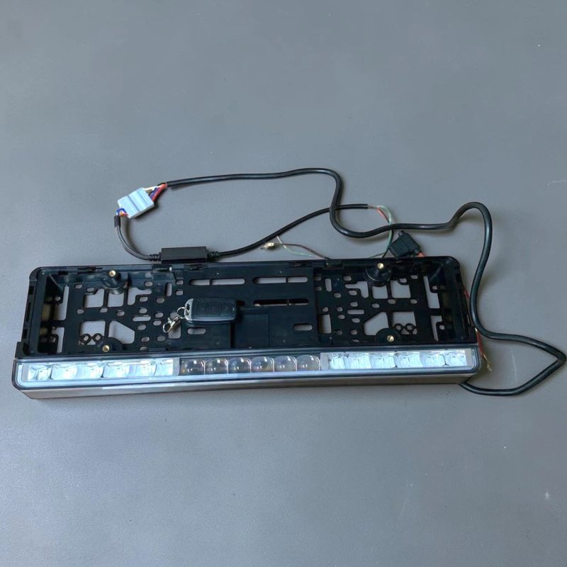 Двоколірна рамка номерного знака GS EU-Standard з LED-балкою 10-30V