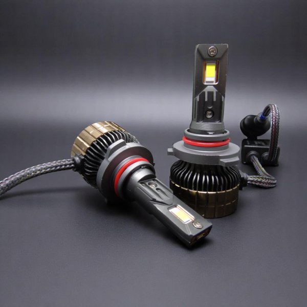 Светодиодная лампа GS77 HB3 (9005) 70W 18000LM 9–36V IP65