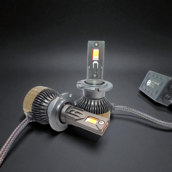 LED лампы GS77 D1S D2S D3S D4S замена штатного ксенона 18000LM 70W 6000K COOLER
