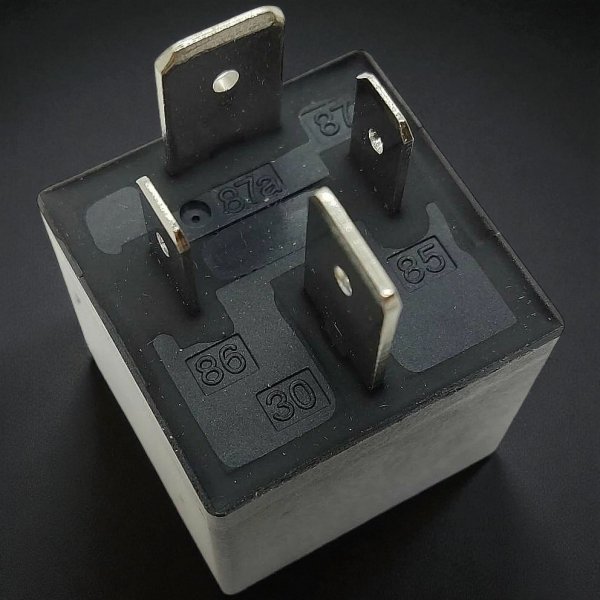 Универсальное Автомобильное Реле 4 Pin 9012 (12V) – Аналог 8D0951253A, Совместимость с VAG, BMW, Mercedes