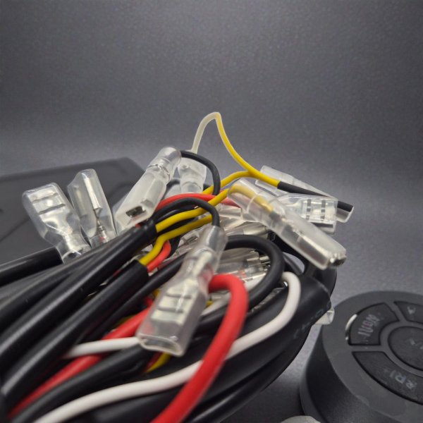 Блок-контролер та пульт керування GS LC06 10-30V на 6 каналів — Розумна система керування стробоскопами та ДХО