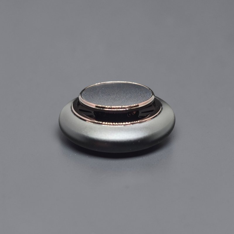 Автомобильный ароматизатор Таблетка — компактный освежитель воздуха в минималистичном дизайне